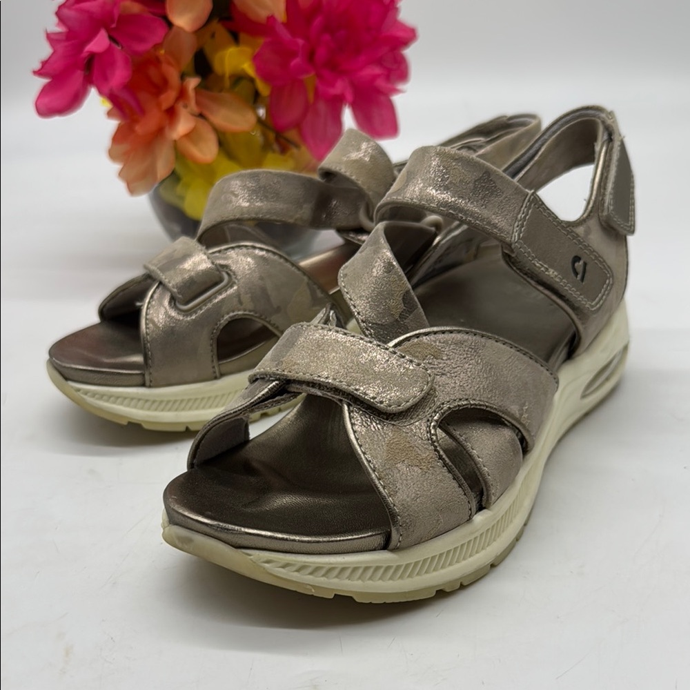 Earth Shimmering Gray Sport Sandals Size 6.5 SPT8083